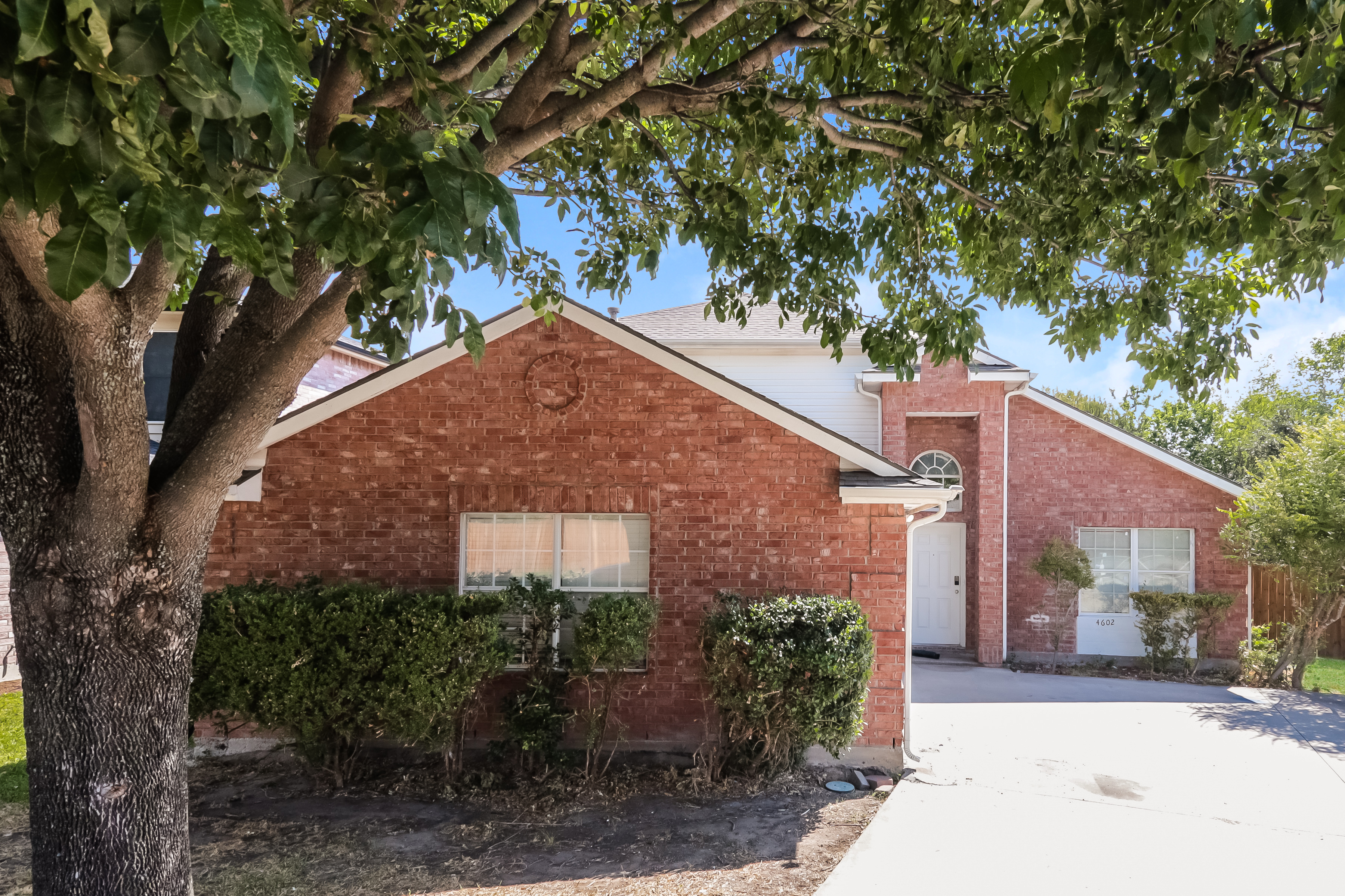 4602 Lee Hutson Ln Sachse, TX 75048